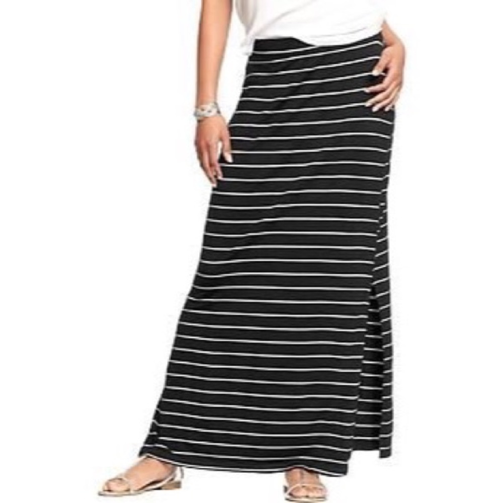 Old Navy Maxi Black and White skirt size S